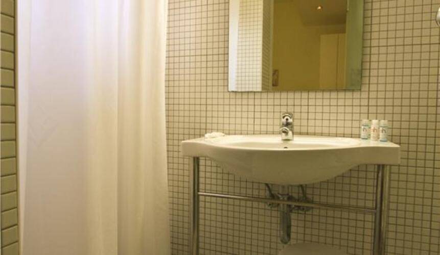 Atlantis City Hotel