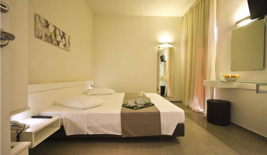 Atlantis City Hotel