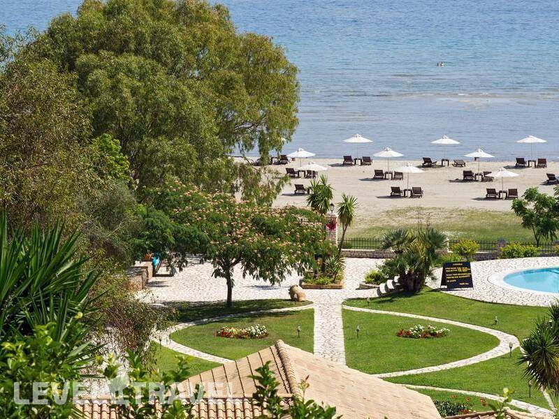 Фотография Chrismos Luxury Suites & Studios