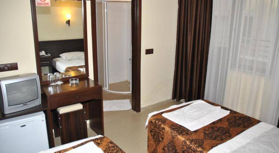 Green Palm Hotel