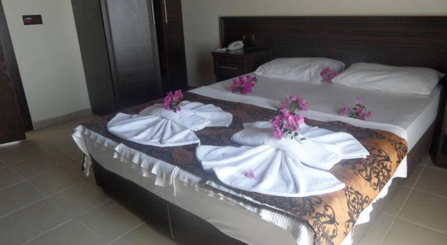 Green Palm Hotel