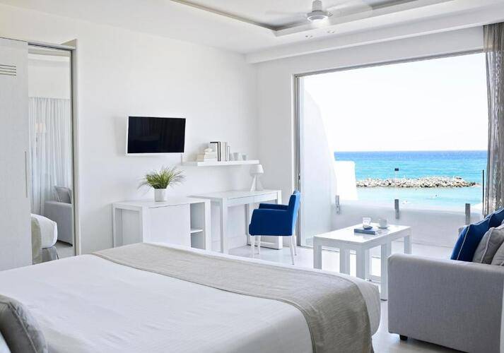Knossos Beach Bungalows & Suites
