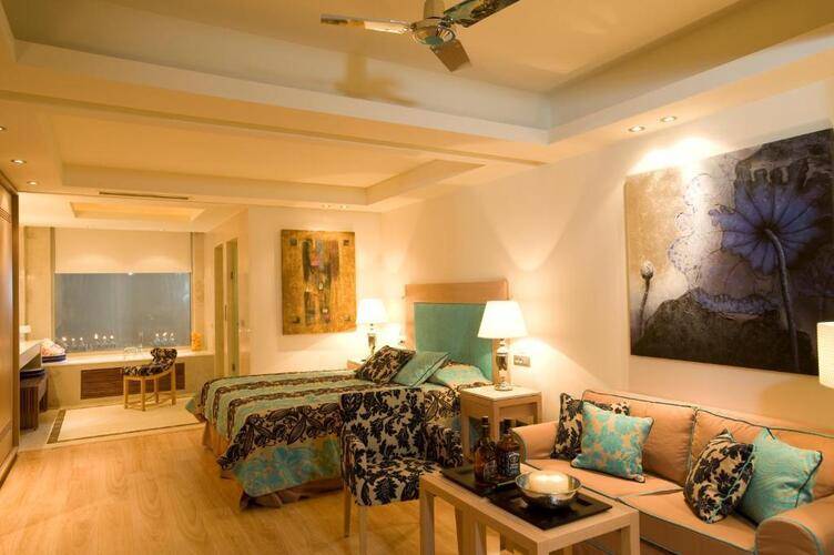 Knossos Beach Bungalows & Suites