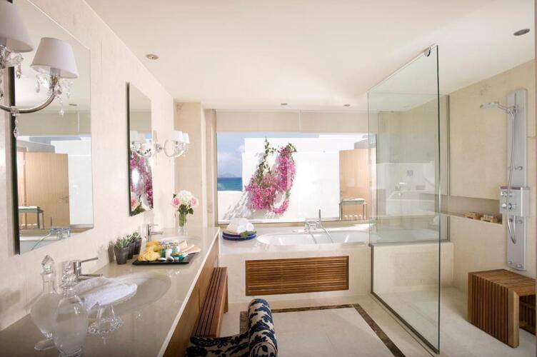 Knossos Beach Bungalows & Suites