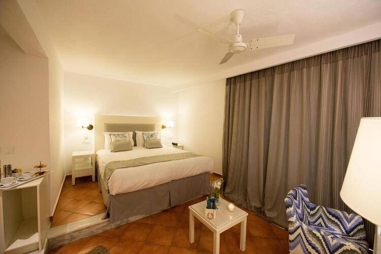 Knossos Beach Bungalows & Suites