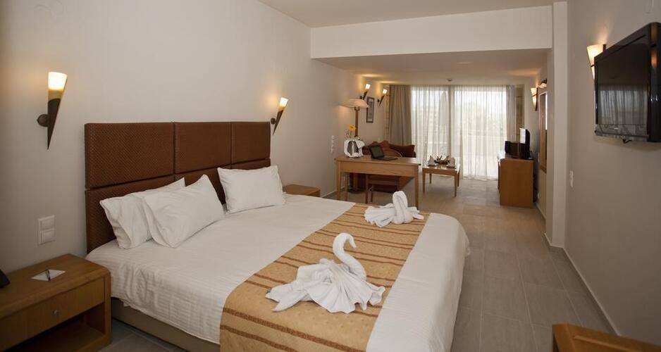 Minos Hotel