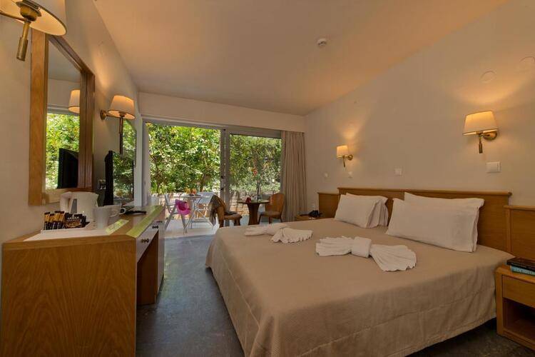 Minos Hotel