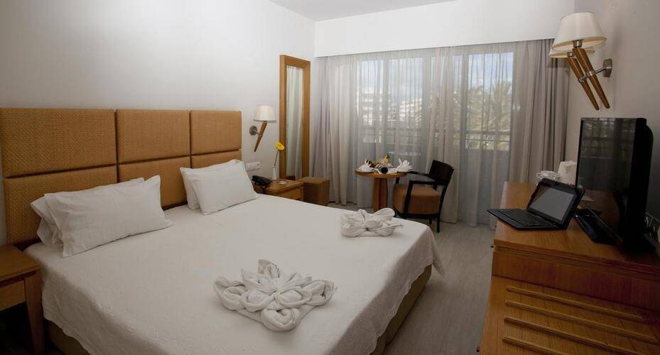 Minos Hotel