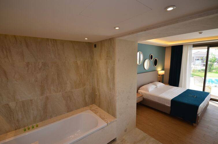 Almyros Beach Resort & Spa (Ex. Cyprotel Almyros Natura Hotel)