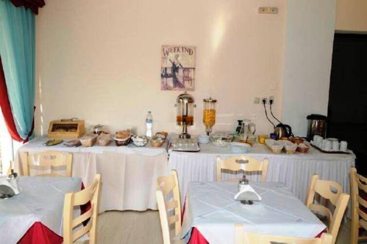 Primavera Hotel