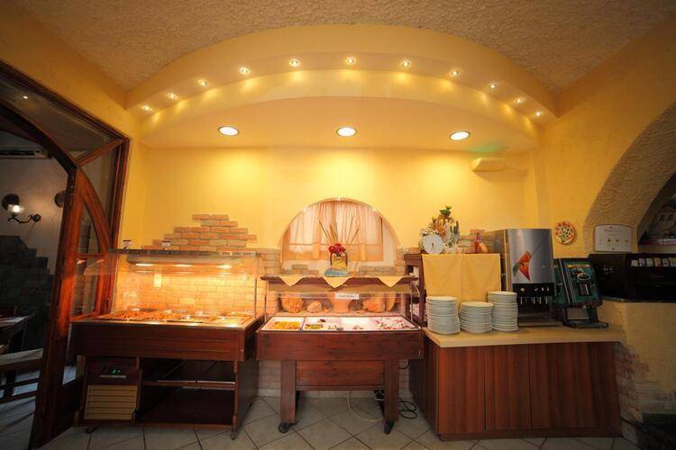Erato Hotel