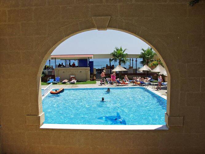 Ilyssion Hotel