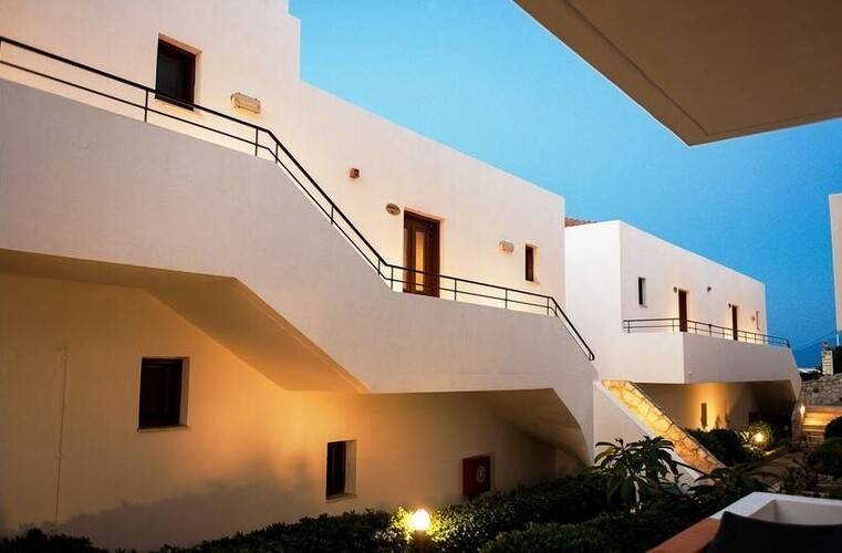 Amazones Village Suites