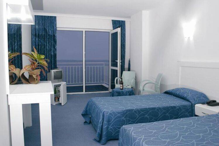 Kristal Beach Hotel