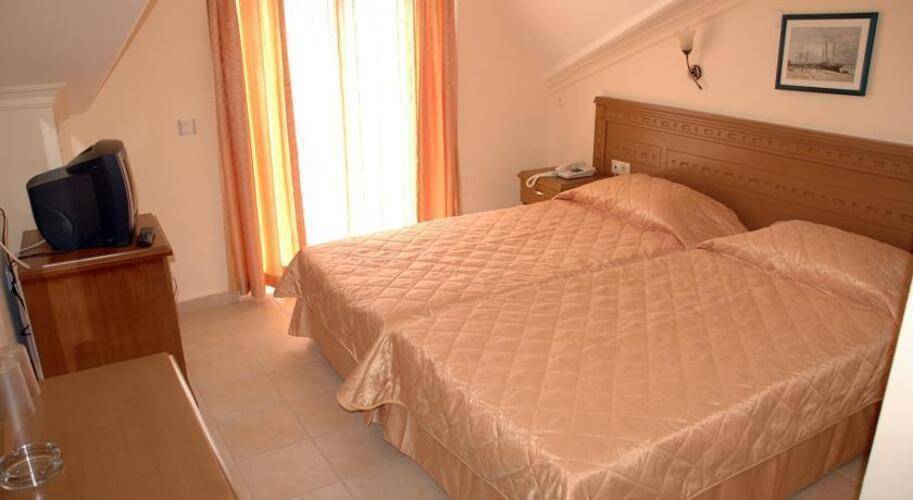 Maris Beach Hotel