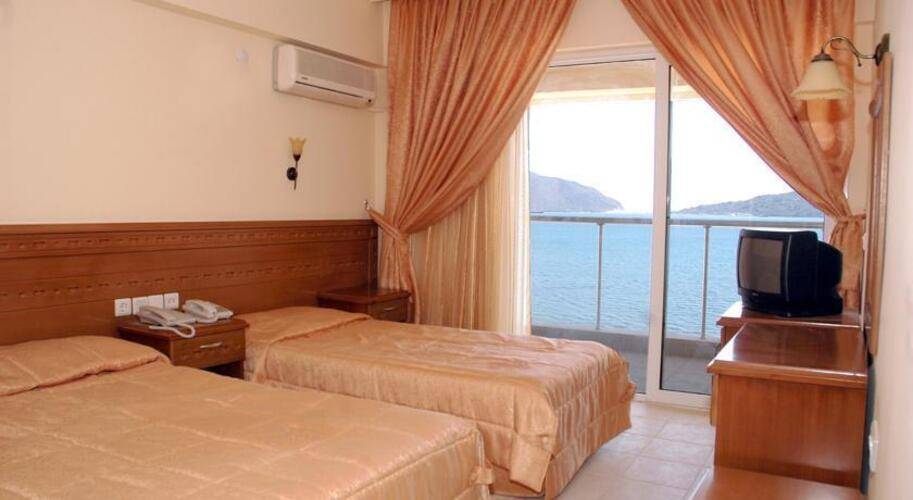 Maris Beach Hotel