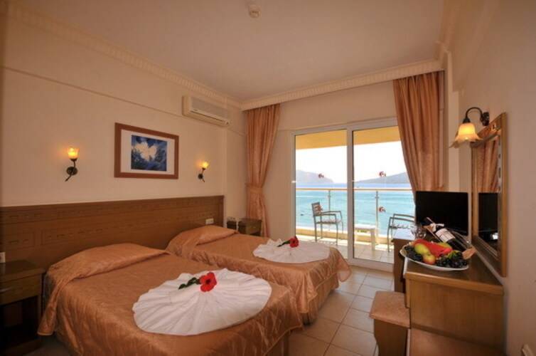 Maris Beach Hotel