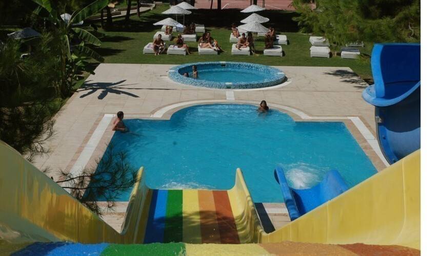 Flora Suites Hotel