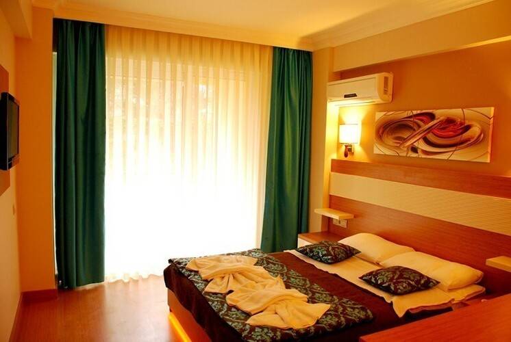 Flora Suites Hotel