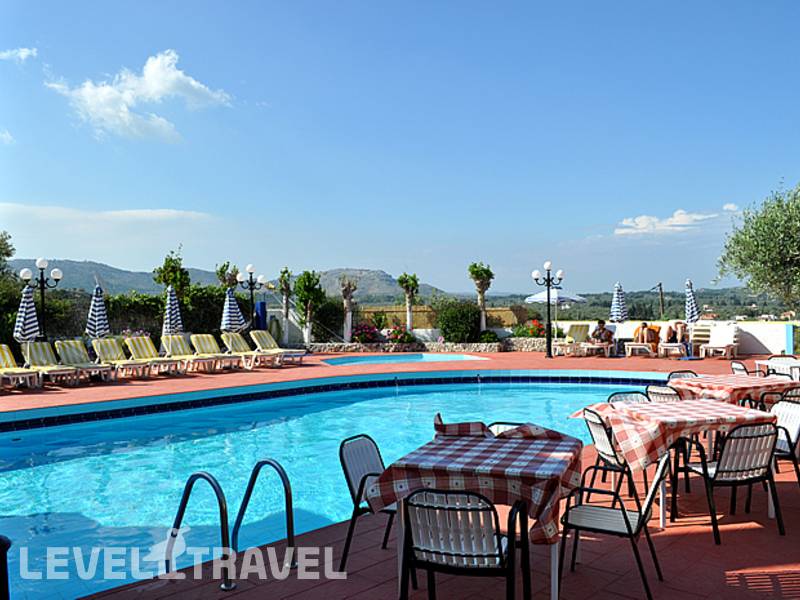 Фотография Karavos Hotel Apartments