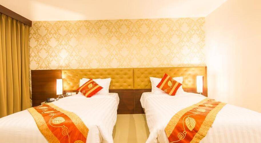 Hemingways Silk Hotel