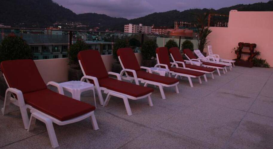 Hemingways Silk Hotel