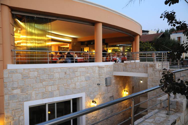 Chrispy World Hotel & Resort