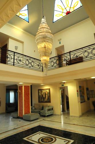 Chrispy World Hotel & Resort