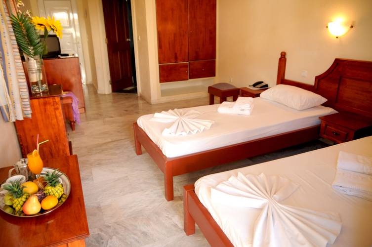 Chrispy World Hotel & Resort