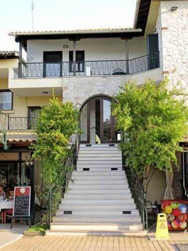 Lesse Hotel