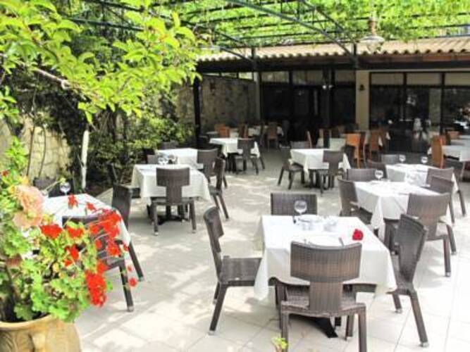 Lesse Hotel