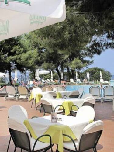 Lesse Hotel