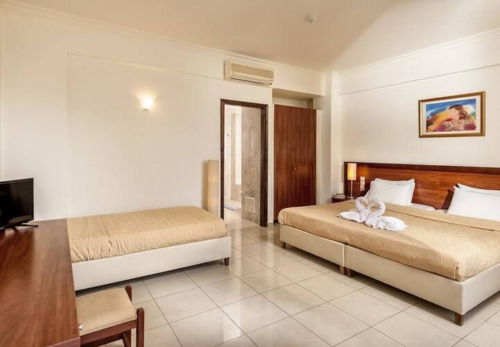 Adelais Hotel