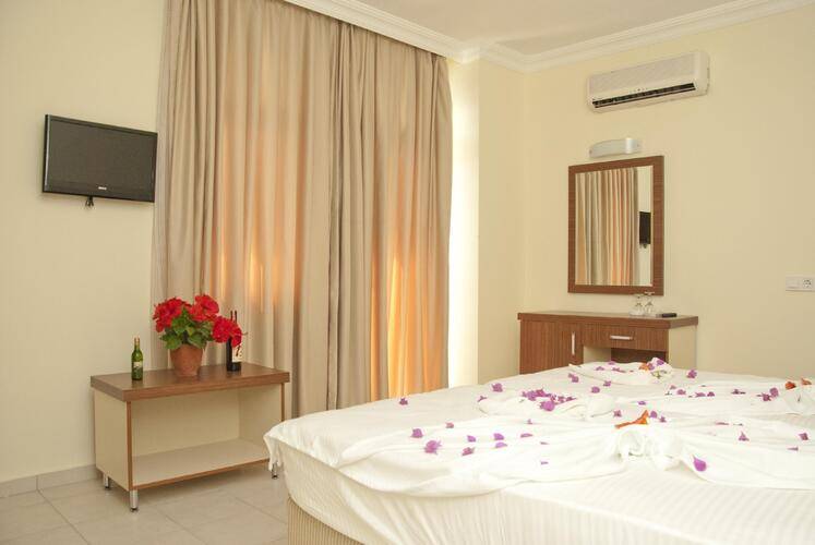 Dynasty Hotel