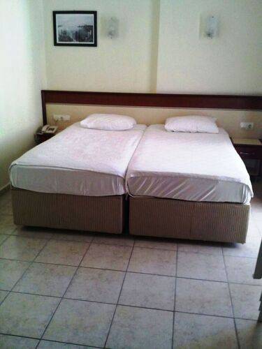 Dynasty Hotel