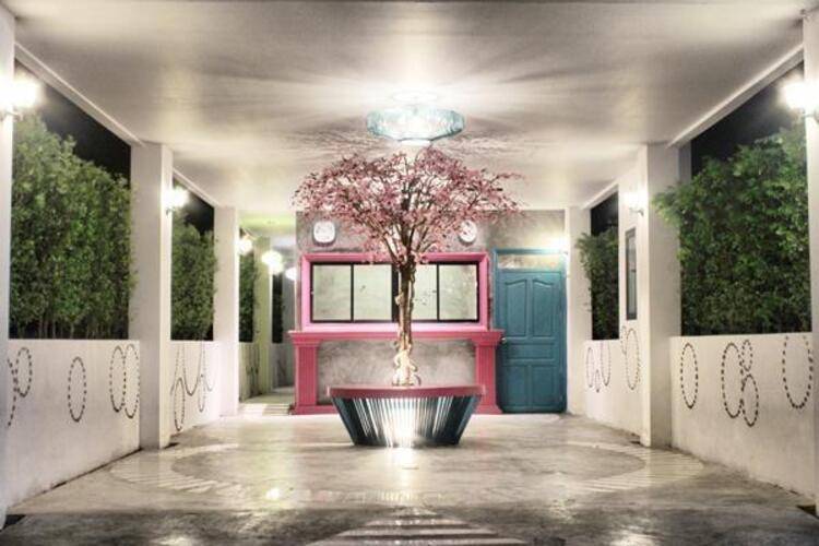 Be My Guest Hip Hotel