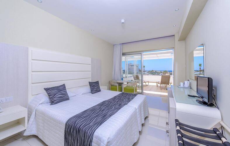 Tasia Maris Beach Hotel