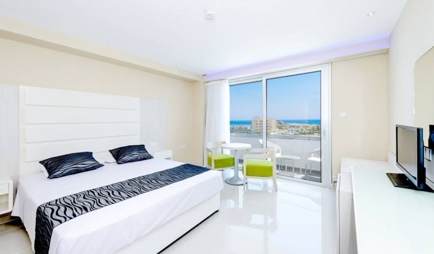 Tasia Maris Beach Hotel