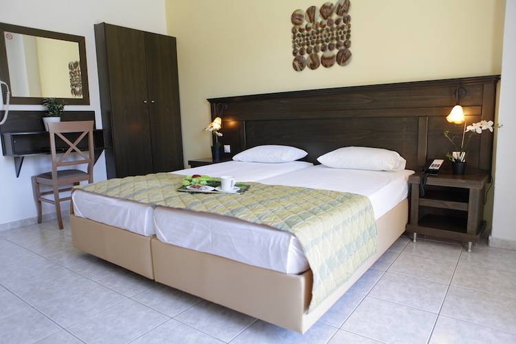 Sarantis Hotel
