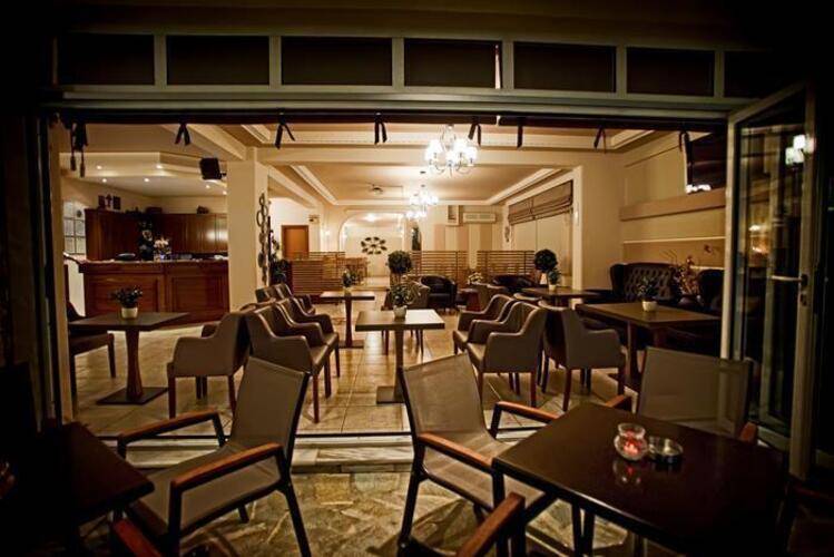 Sarantis Hotel
