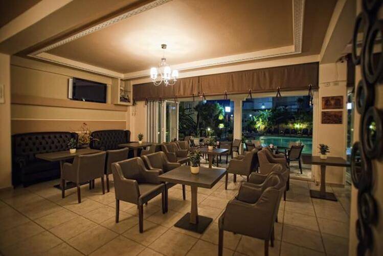 Sarantis Hotel