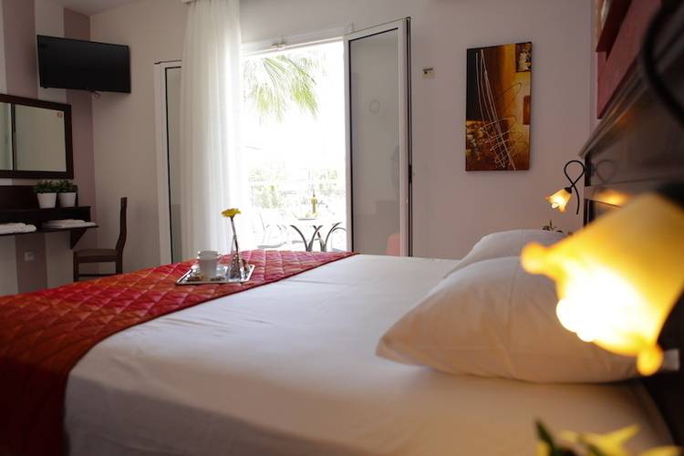 Sarantis Hotel