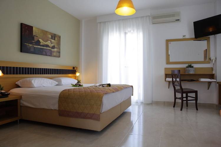 Sarantis Hotel
