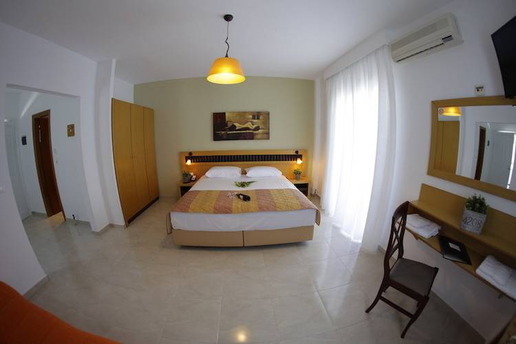 Sarantis Hotel