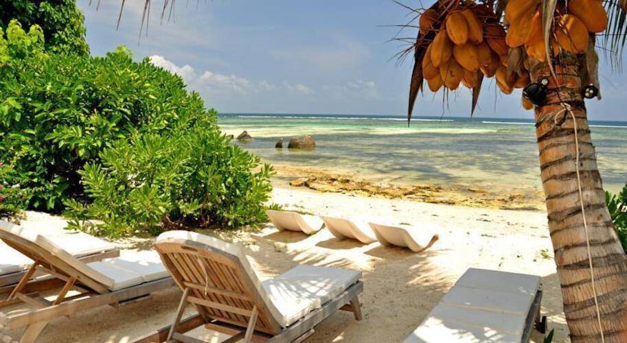 Crown Beach Hotel