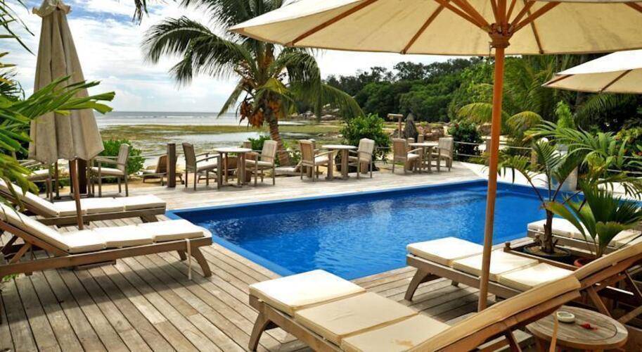 Crown Beach Hotel