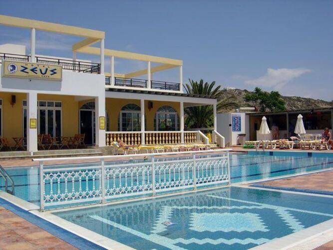 Zeus Hotel