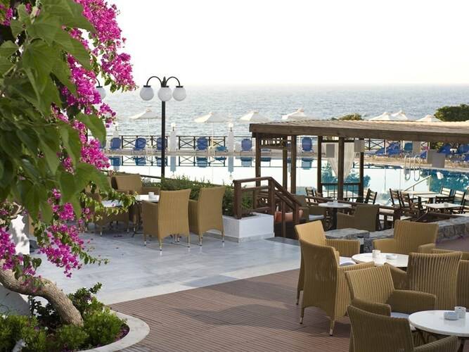 Maritimo Beach Hotel