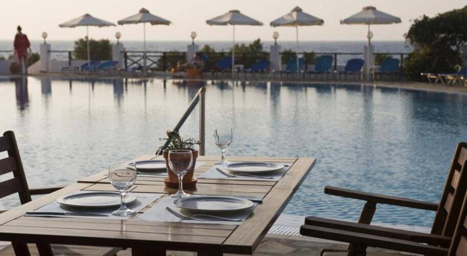 Maritimo Beach Hotel