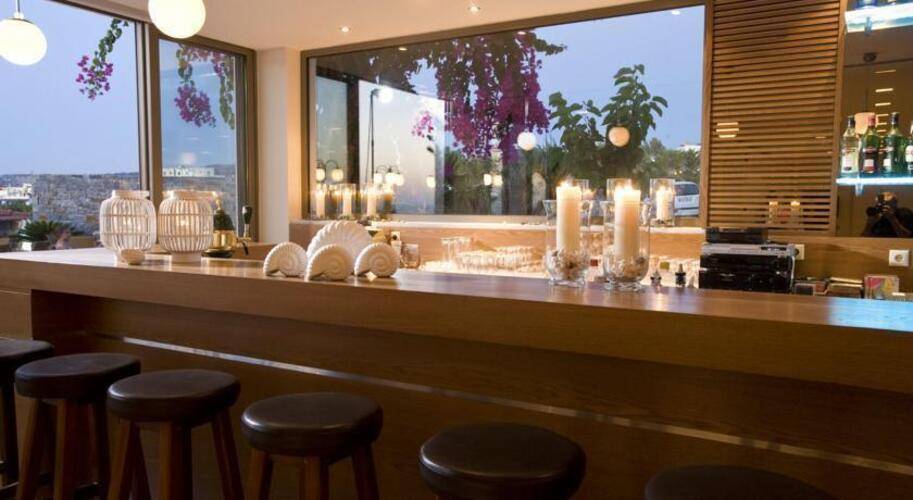 Maritimo Beach Hotel